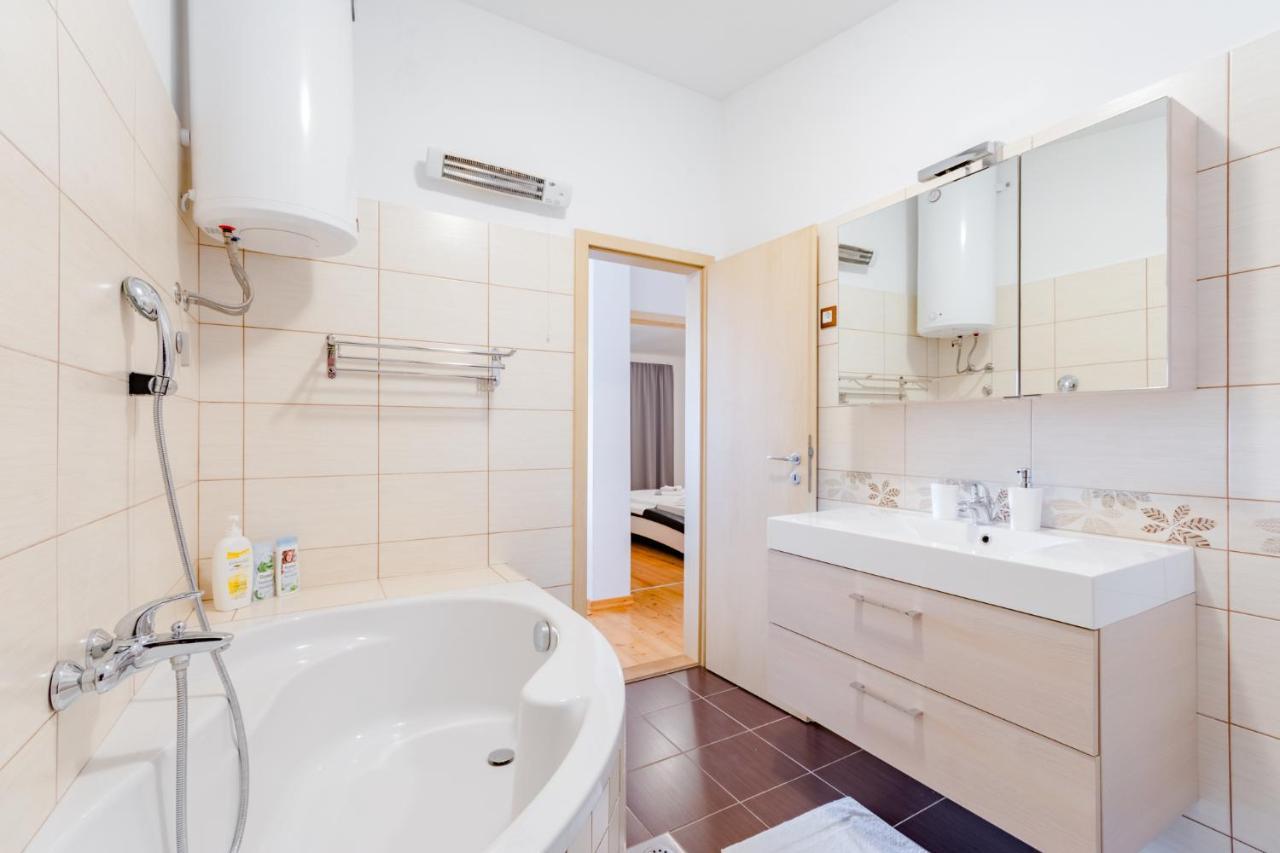 Apartments Flor De Lis Ποντστράνα Εξωτερικό φωτογραφία